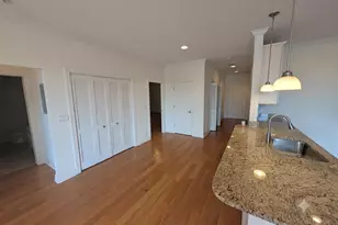 2352 W Byron St, Chicago, IL 60618 - Photo 13