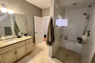 2352 W Byron St, Chicago, IL 60618 - Photo 19