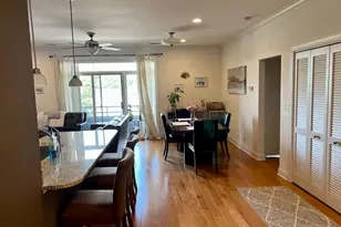 2352 W Byron St, Chicago, IL 60618 - Photo 11
