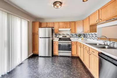 985 Manchester Circle #985, Grayslake, IL 60030 - Photo 7