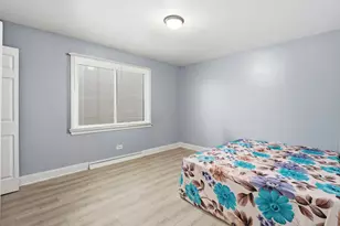 2507 W Coyle Ave, Chicago, IL 60645 - Photo 9