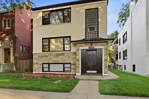 2507 W Coyle Ave, Chicago, IL 60645 - Photo 1