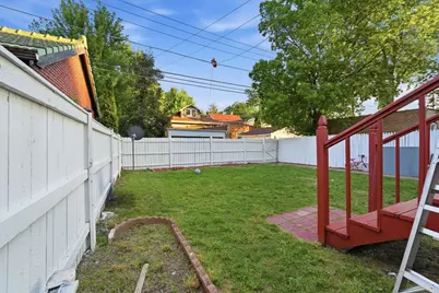 2507 W Coyle Avenue, Chicago, IL 60645 - Photo 31