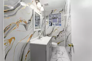 2507 W Coyle Ave, Chicago, IL 60645 - Photo 7