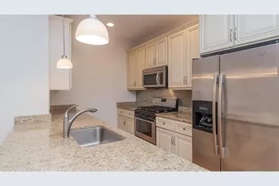 2352 W Byron Street #403, Chicago, IL 60618 - Photo 3