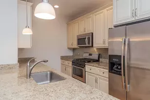 2352 W Byron St, Chicago, IL 60618 - Photo 3