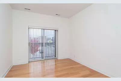 2352 W Byron Street #403, Chicago, IL 60618 - Photo 9