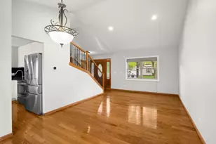 1390 River Oak Dr, Naperville, IL 60565 - Photo 5