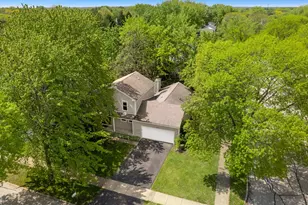 1390 River Oak Dr, Naperville, IL 60565 - Photo 25