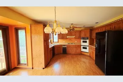 18348 Carriage Lane, Lansing, IL 60438 - Photo 5