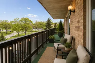 8025 Woodglen Ln, Downers Grove, IL 60516 - Photo 27