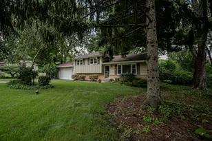 28W610 Lester St, West Chicago, IL 60185 - Photo 3