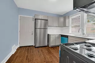 10243 S Parnell Ave, Chicago, IL 60628 - Photo 7