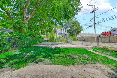 10243 S Parnell Avenue, Chicago, IL 60628 - Photo 17