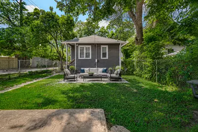 10243 S Parnell Avenue, Chicago, IL 60628 - Photo 15
