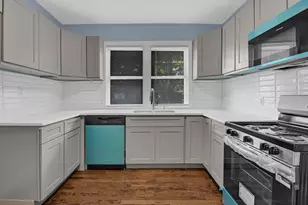 10243 S Parnell Ave, Chicago, IL 60628 - Photo 9