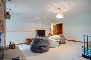 1400 Eagle Ridge Dr, Antioch, IL 60002 - Photo 25