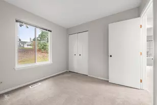 435 Somerset Ct, Aurora, IL 60504 - Photo 13