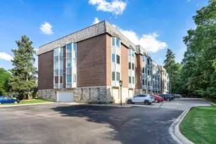 2600 Windsor Mall, Park Ridge, IL 60068 - Photo 3