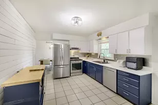 1434 Maple Ln, Elgin, IL 60123 - Photo 11