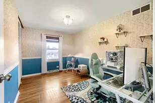 1434 Maple Ln, Elgin, IL 60123 - Photo 9