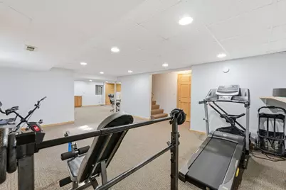 690 Waterford Drive, Des Plaines, IL 60016 - Photo 31