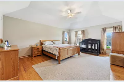 690 Waterford Drive, Des Plaines, IL 60016 - Photo 17