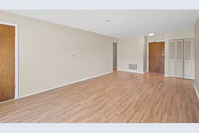 5005 Enfield Avenue #108, Skokie, IL 60077 - Photo 5