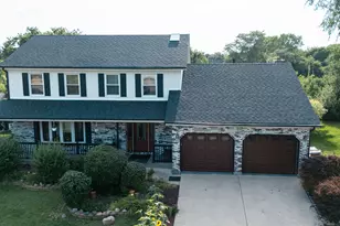 10S168 Oneill Dr, Burr Ridge, IL 60527 - Photo 1