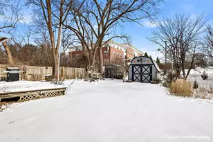 8 E Rollins Rd, Round Lake Beach, IL 60073 - Photo 17