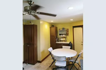 6810 W 95th Place, Oak Lawn, IL 60453 - Photo 3