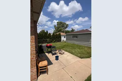 137 Linden Avenue, Bellwood, IL 60104 - Photo 3