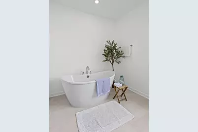 1648 W Division Street #110, Chicago, IL 60622 - Photo 23