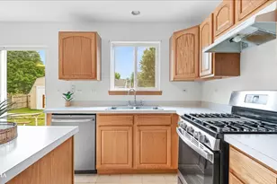 418 Terrace Ln, Oswego, IL 60543 - Photo 9