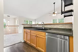 903 Genesee Dr, Naperville, IL 60563 - Photo 13