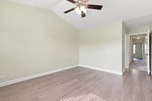 903 Genesee Dr, Naperville, IL 60563 - Photo 17