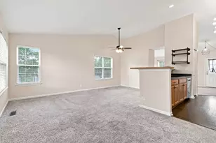 903 Genesee Dr, Naperville, IL 60563 - Photo 5