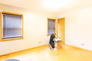 5428 S Newcastle Ave, Chicago, IL 60638 - Photo 9
