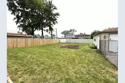 7937 W 82nd Place, Bridgeview, IL 60455 - Photo 15