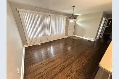 7937 W 82nd Place, Bridgeview, IL 60455 - Photo 3