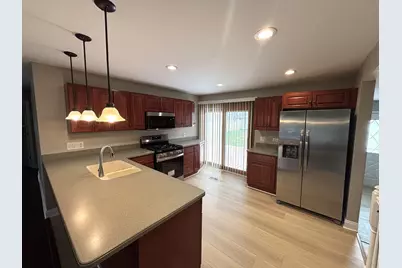 7937 W 82nd Place, Bridgeview, IL 60455 - Photo 5