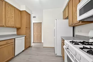 355 Grape Vine Trail, Oswego, IL 60543 - Photo 9