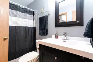 916 Lorelei Dr, Zion, IL 60099 - Photo 15