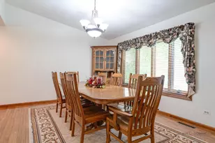 916 Lorelei Dr, Zion, IL 60099 - Photo 9