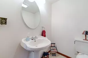 916 Lorelei Dr, Zion, IL 60099 - Photo 17