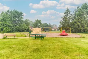 916 Lorelei Dr, Zion, IL 60099 - Photo 25