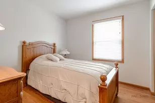 916 Lorelei Dr, Zion, IL 60099 - Photo 11
