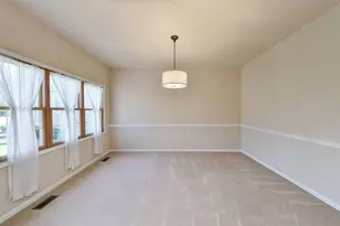 4N382 Mark Twain St, Saint Charles, IL 60175 - Photo 9