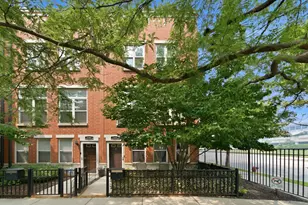 2502 S Calumet Ave, Chicago, IL 60616 - Photo 1