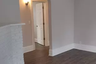 121 N May St, Aurora, IL 60506 - Photo 3